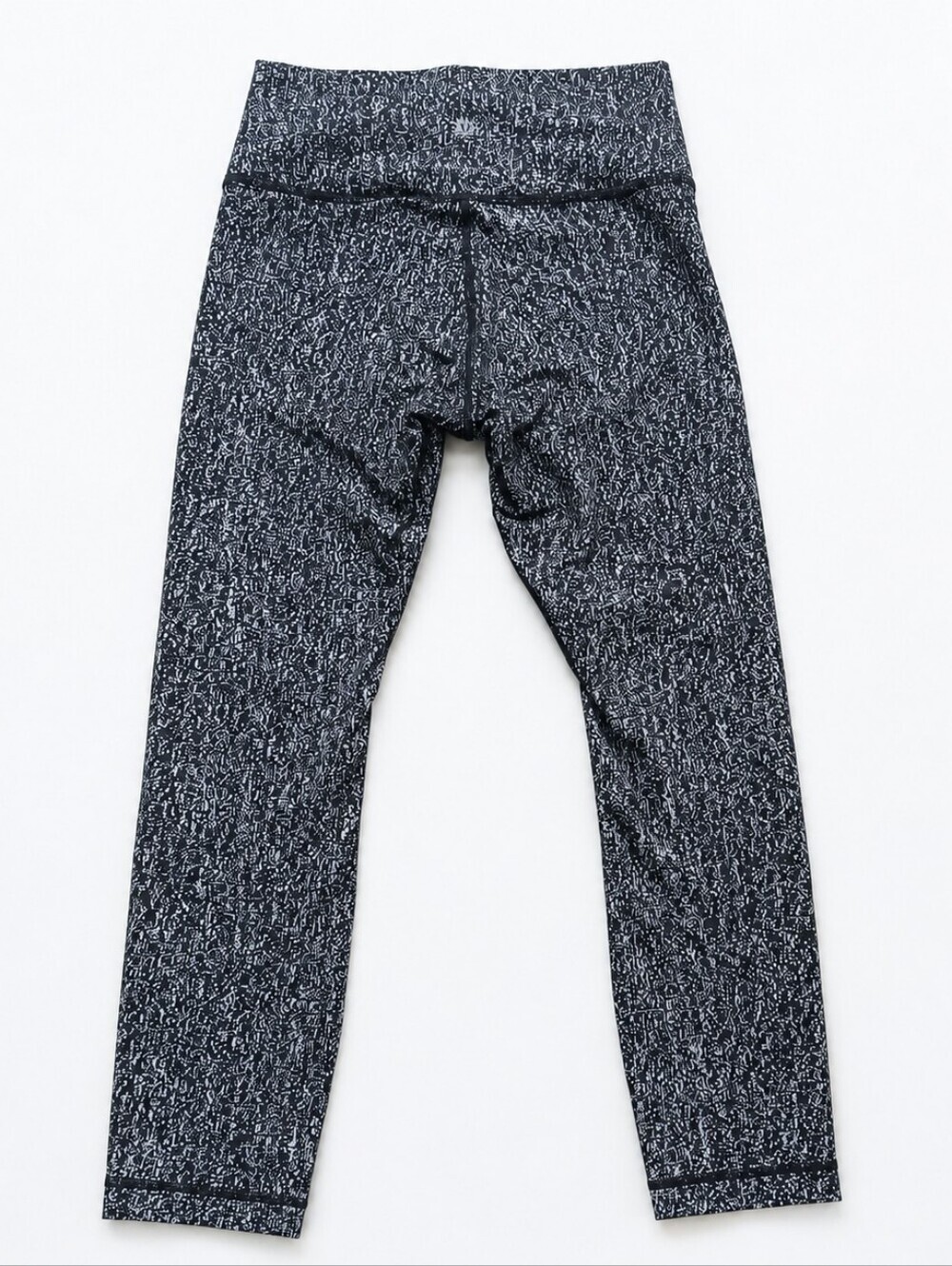 Lululemon Wunder Under Leggings Black & White Print Size 4 - 11"×32" - Picture 2 of 7